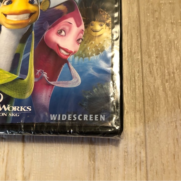 “Shark Tale” New Animated DVD - Widescreen - Picture 7 of 13
